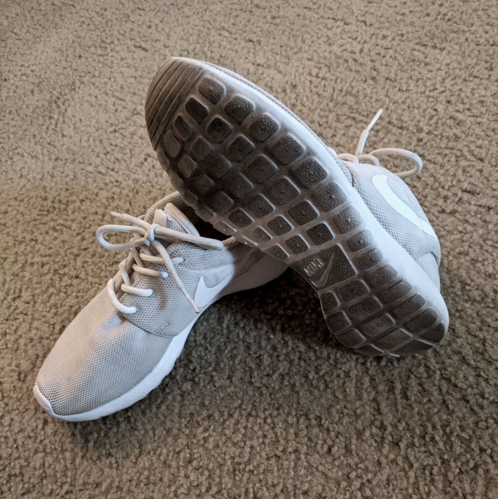 Nike Roshe One (2016) White on White Size 6
